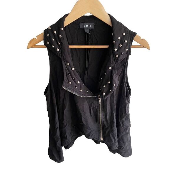 Torrid Black Lightweight Studded Zipper Vest - Picture 2 of 7
